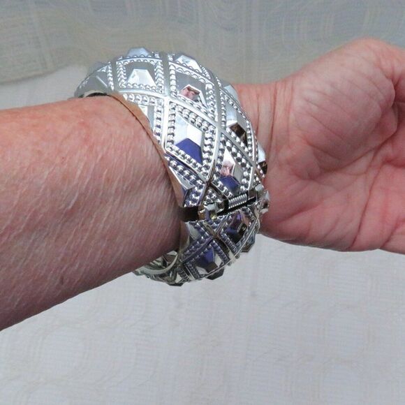 New Silver Metallic Chunky Bangle Bracelet for Women - Picture 5 of 5